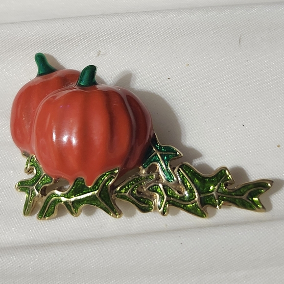 Vtg Heavy Enamel Pumpkin Autumn Fall Pin Brooch - Picture 1 of 3